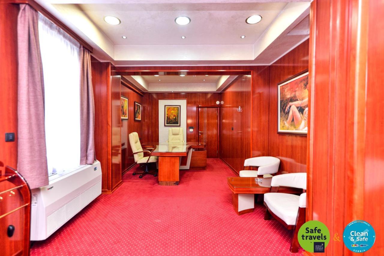 Prezident Hotel Novi Sad Exterior foto The office of the Prime Minister of the Republic of Kosovo