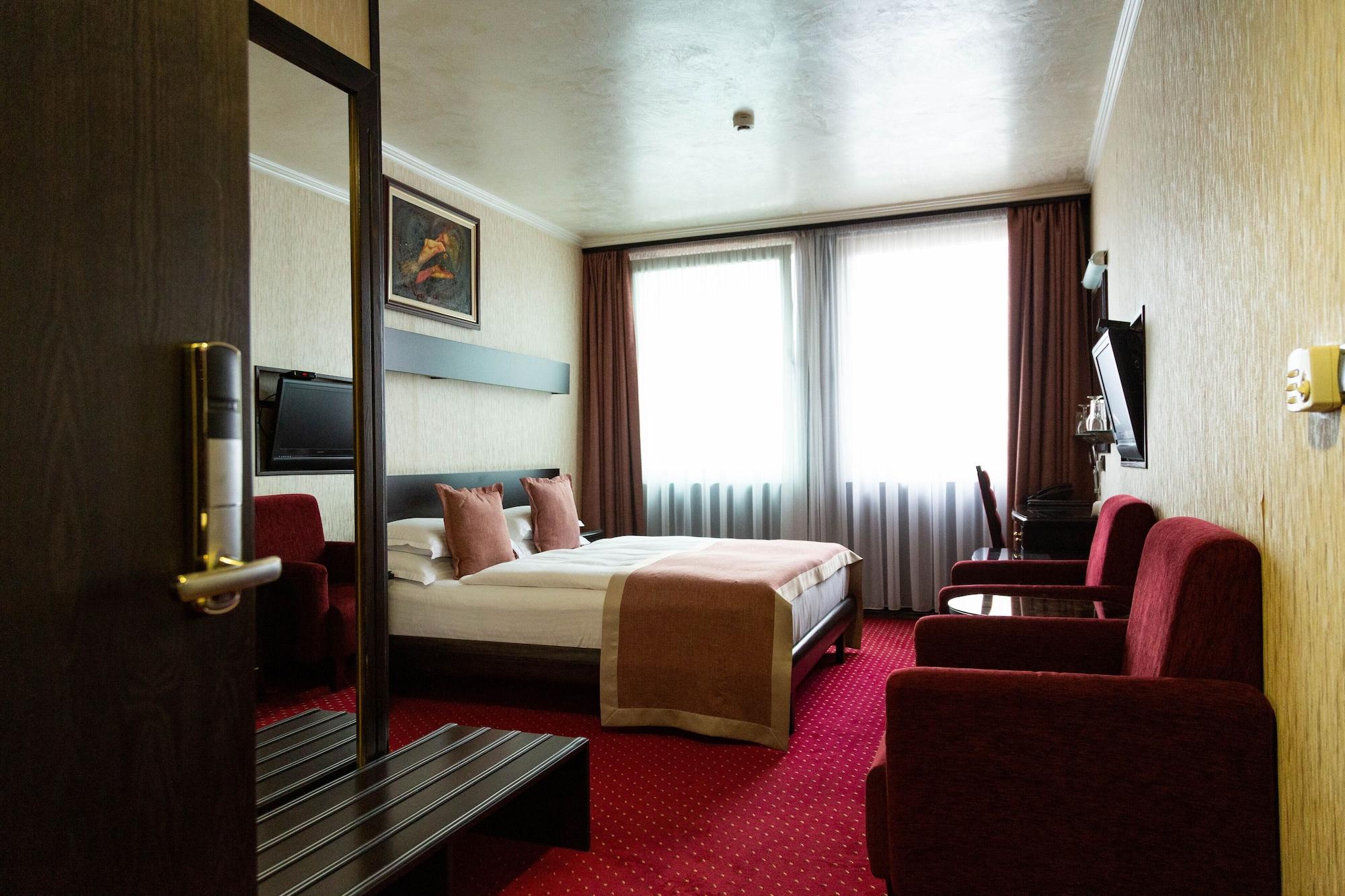 Prezident Hotel Novi Sad Exterior foto A room at the Hotel